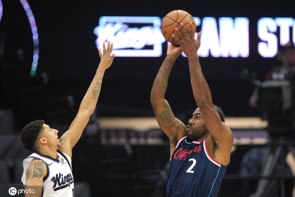 伦纳德26分科林斯25分 快船狂胜国王